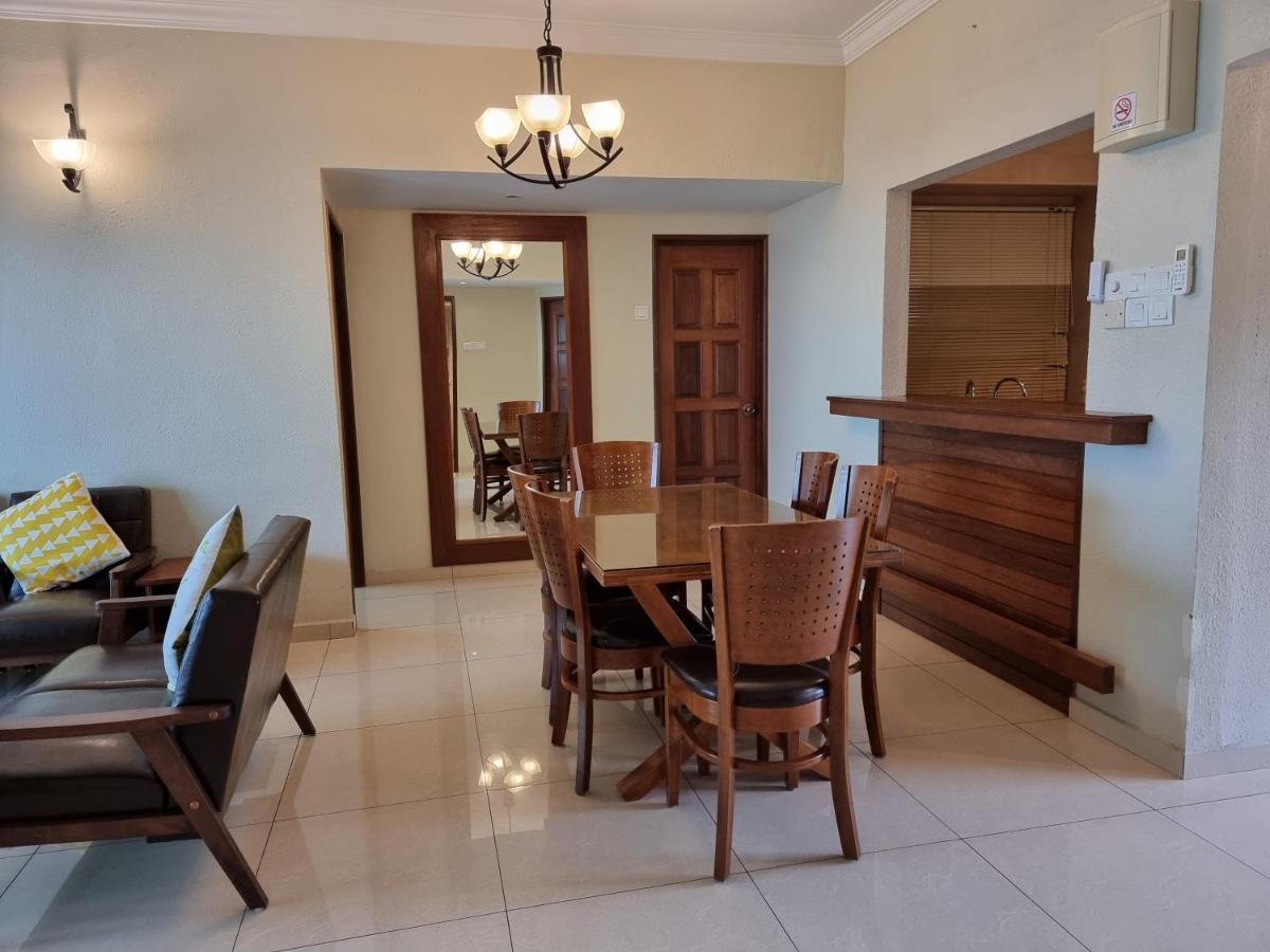 Aloka Seaview Apartment Batu Ferringhi Exterior photo