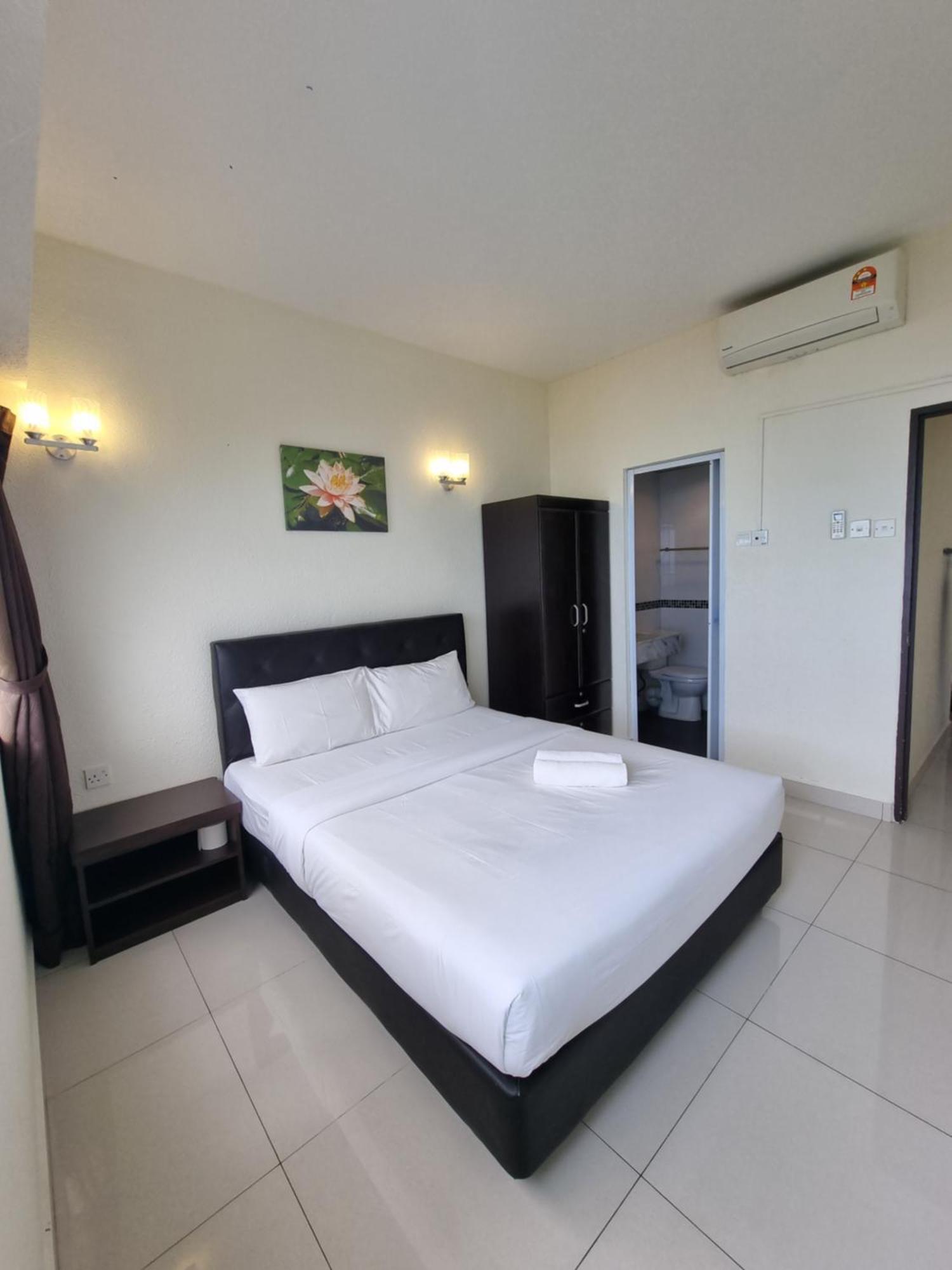 Aloka Seaview Apartment Batu Ferringhi Exterior photo