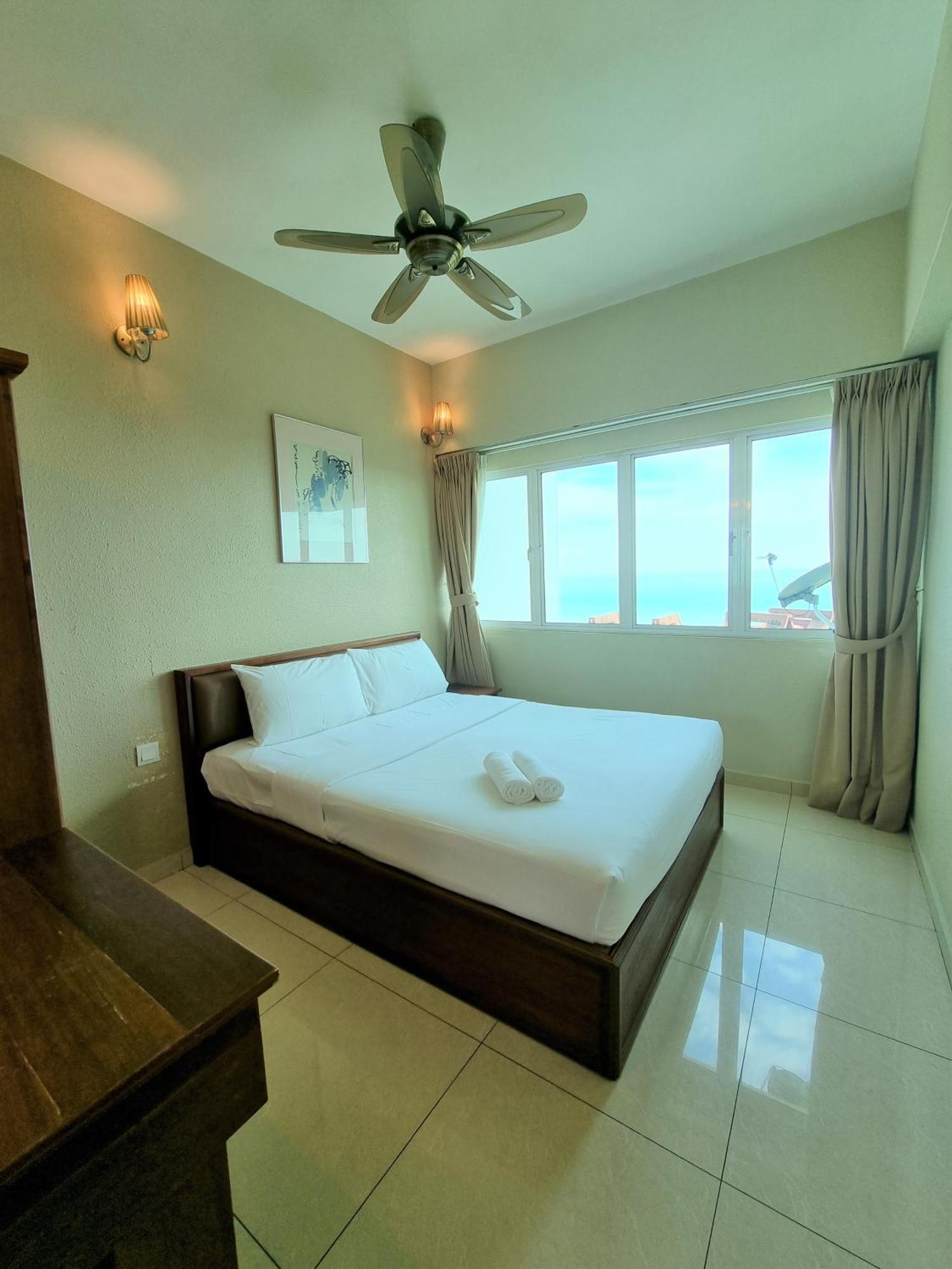 Aloka Seaview Apartment Batu Ferringhi Exterior photo
