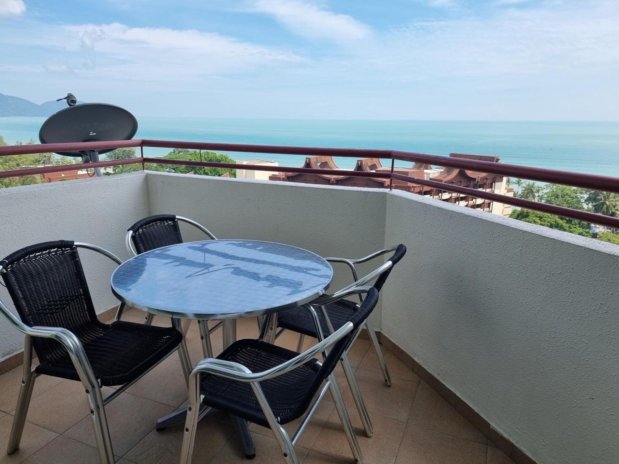 Aloka Seaview Apartment Batu Ferringhi Exterior photo
