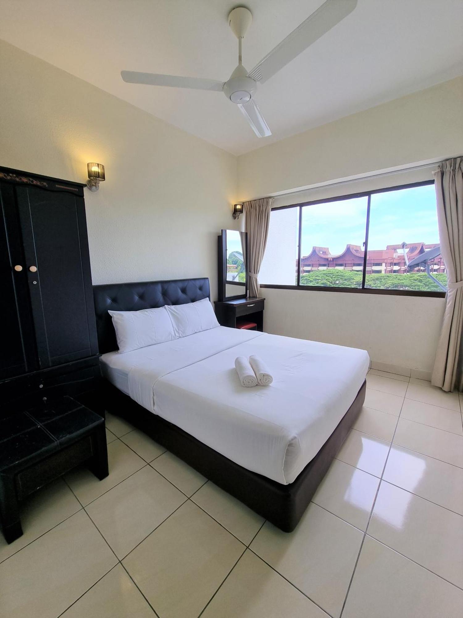 Aloka Seaview Apartment Batu Ferringhi Exterior photo