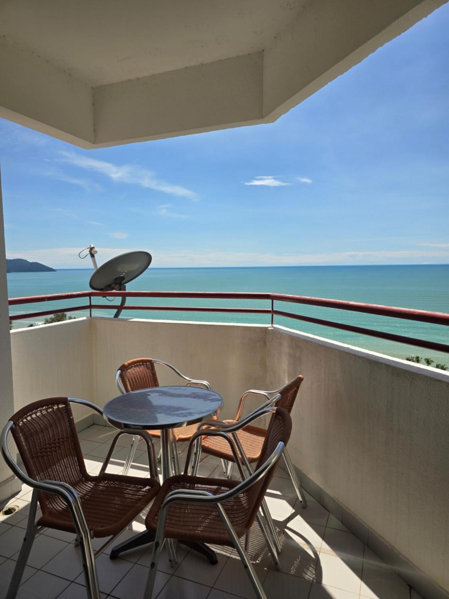 Aloka Seaview Apartment Batu Ferringhi Exterior photo