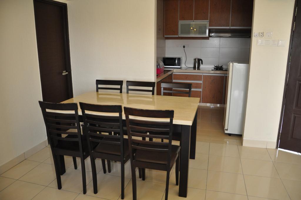 Aloka Seaview Apartment Batu Ferringhi Exterior photo